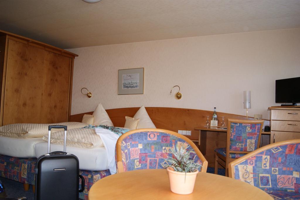 Hotel-Restaurant Schwedi Langenargen Room photo
