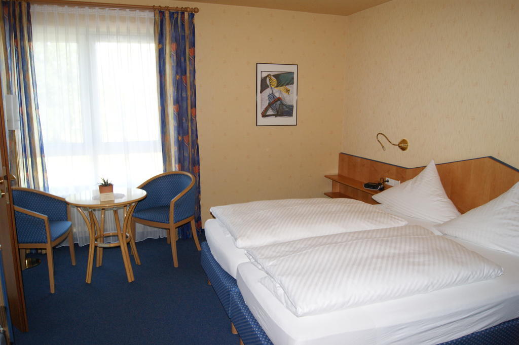 Hotel-Restaurant Schwedi Langenargen Room photo