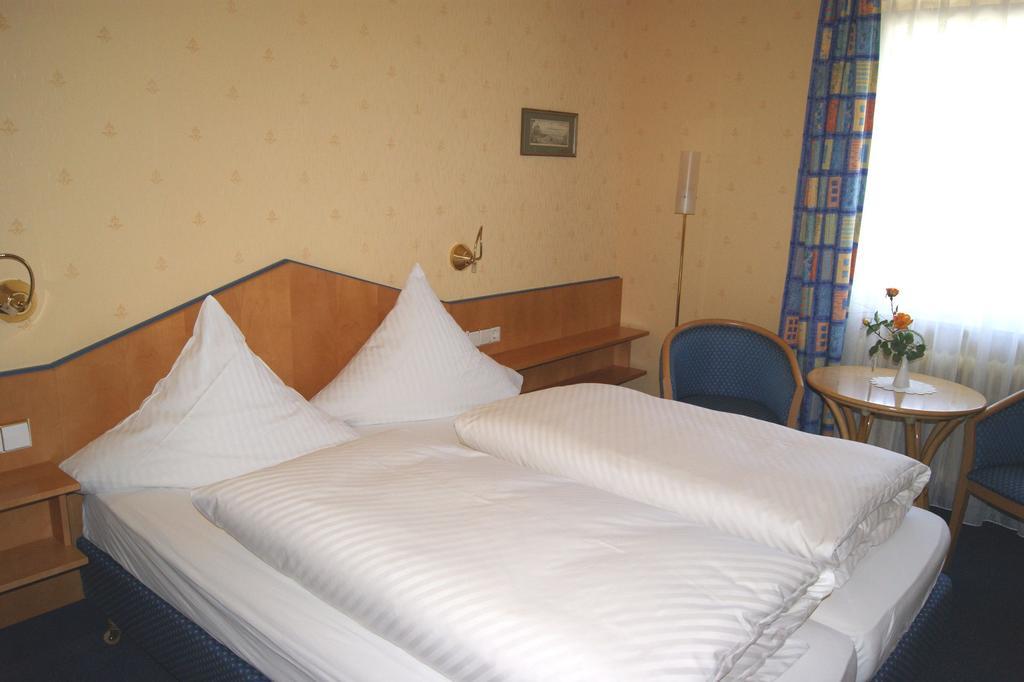 Hotel-Restaurant Schwedi Langenargen Room photo